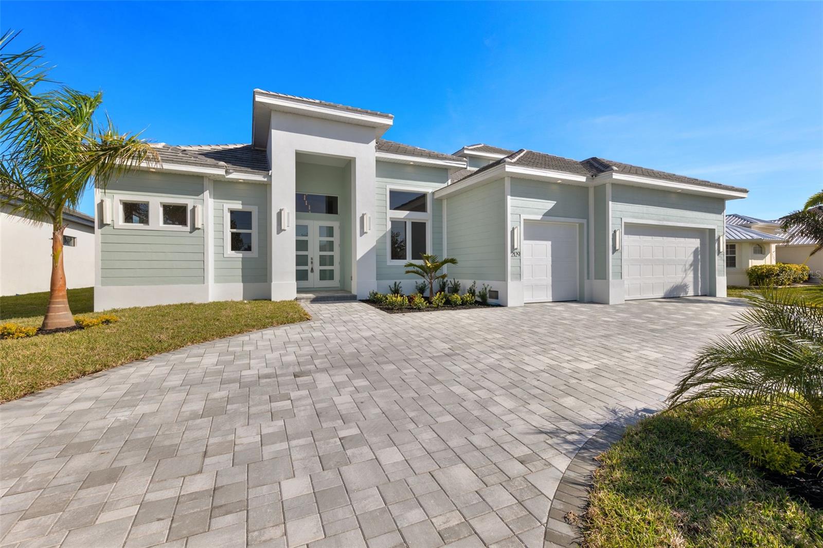 Image 34 of 39 For 2129 Cape Coral Parkway W