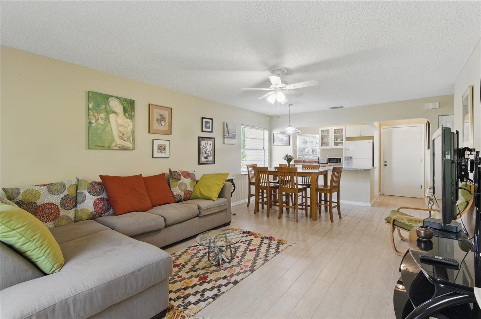 Image 10 of 21 For 5071 Village Gardens Drive 5