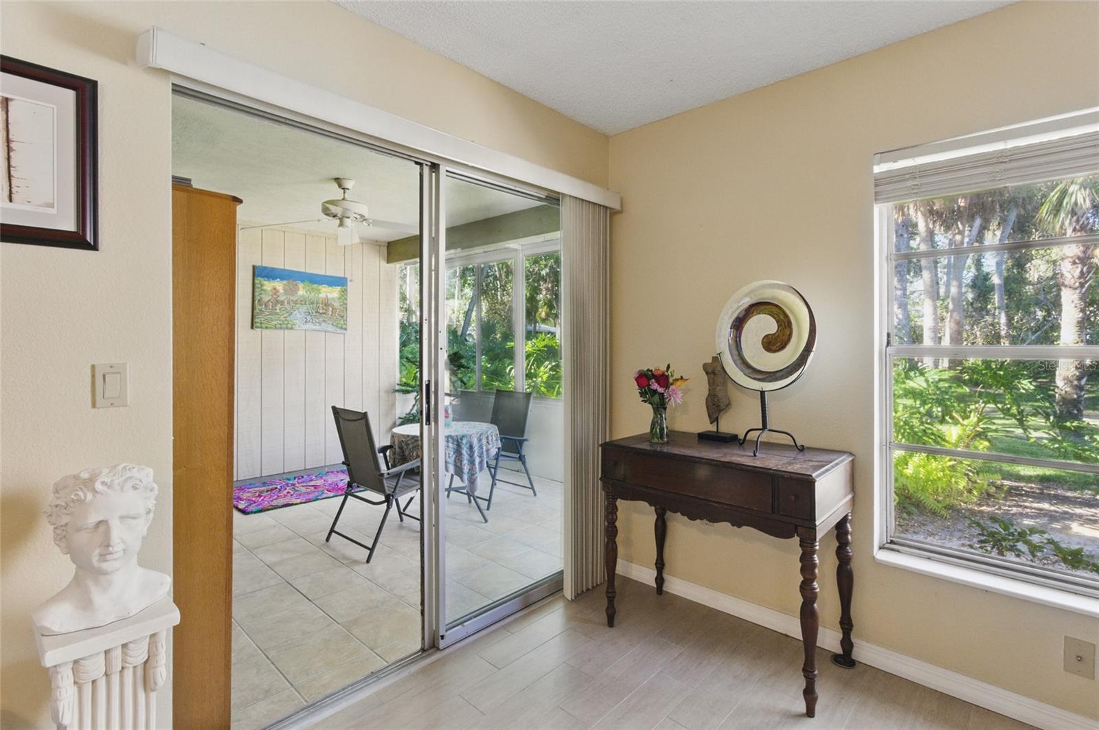 Image 11 of 21 For 5071 Village Gardens Drive 5
