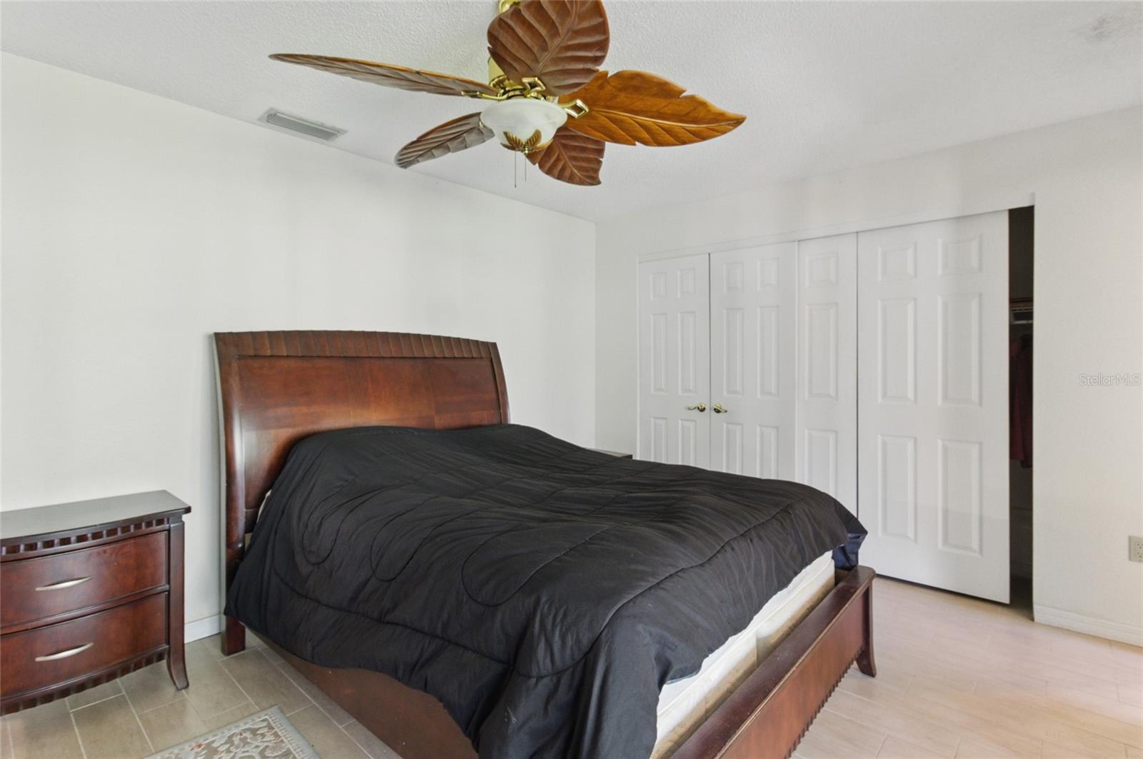 Image 13 of 21 For 5071 Village Gardens Drive 5