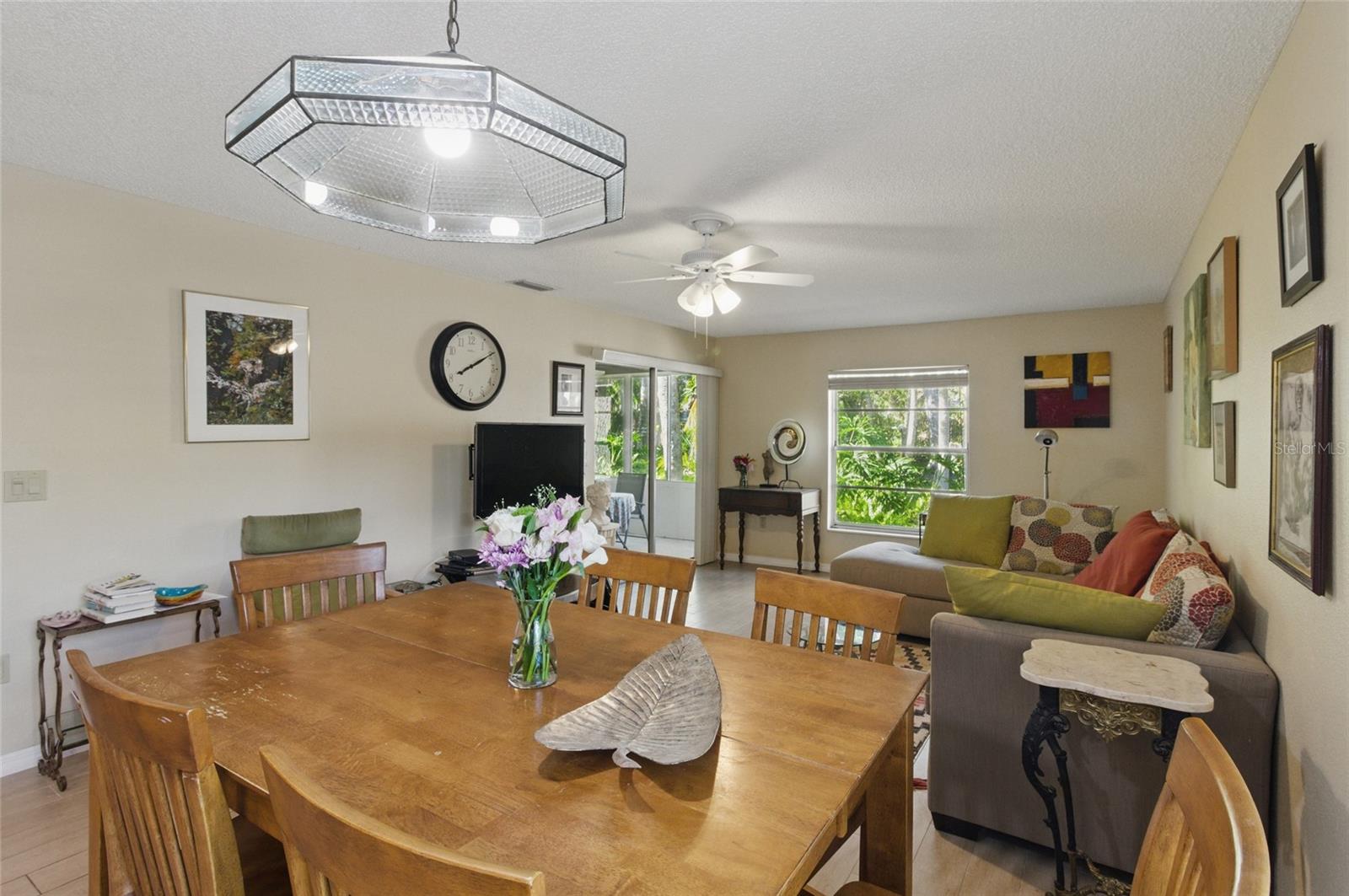 Image 9 of 21 For 5071 Village Gardens Drive 5