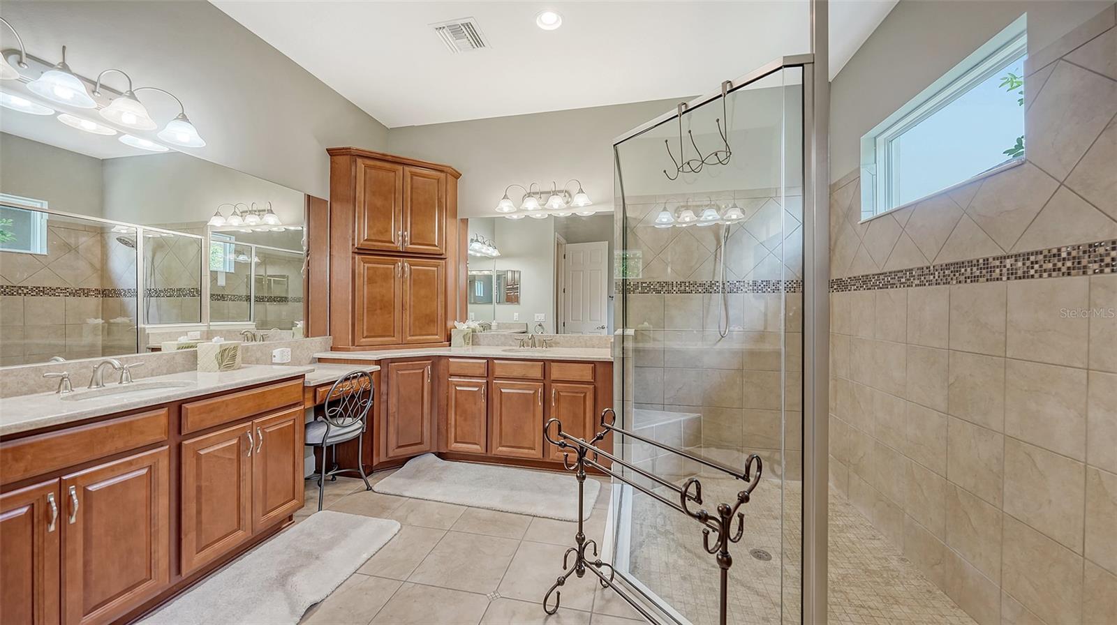 Listing photo id 31 for 5993 Anise Drive