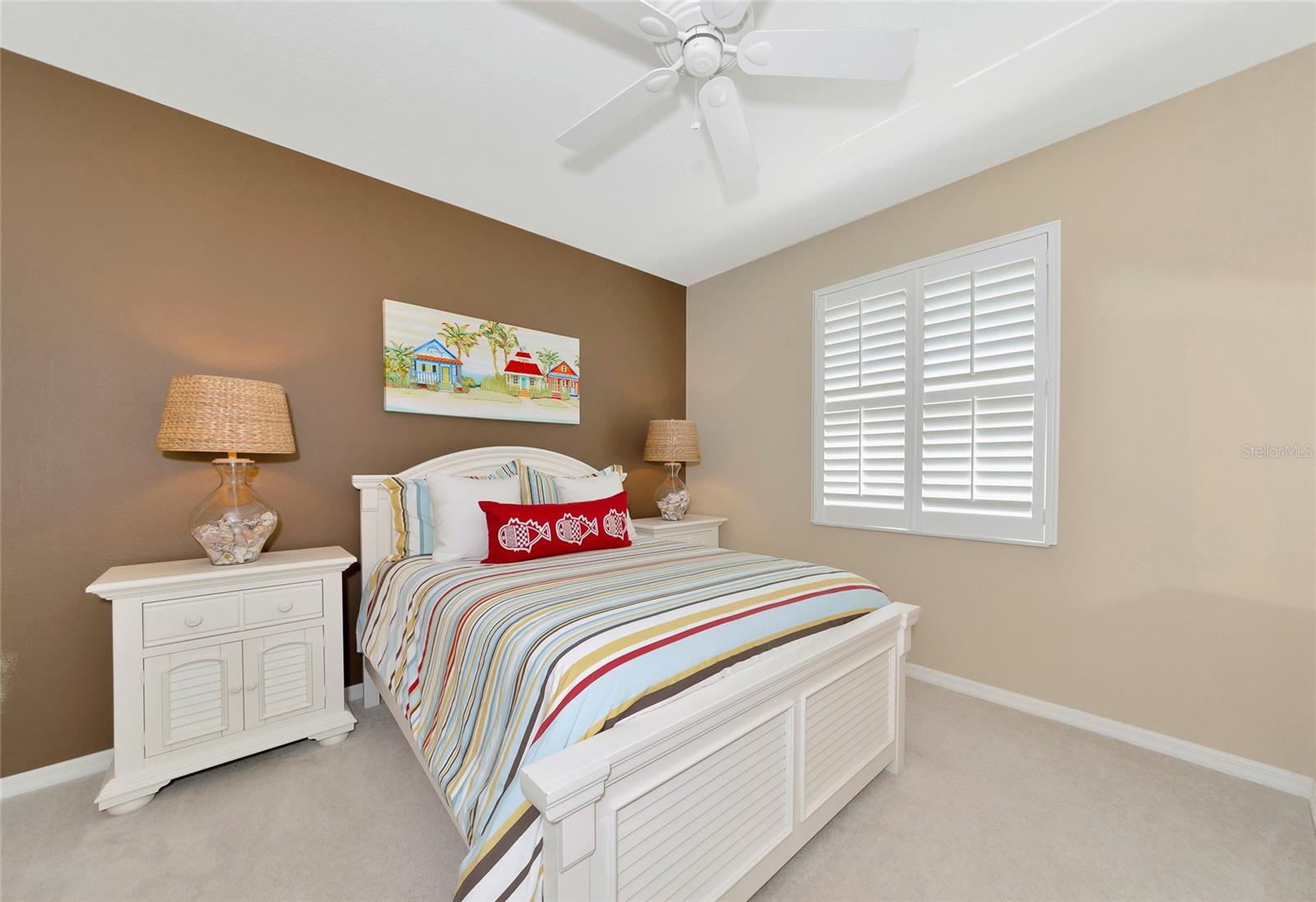 Listing photo id 16 for 4866 Sabal Lake Circle