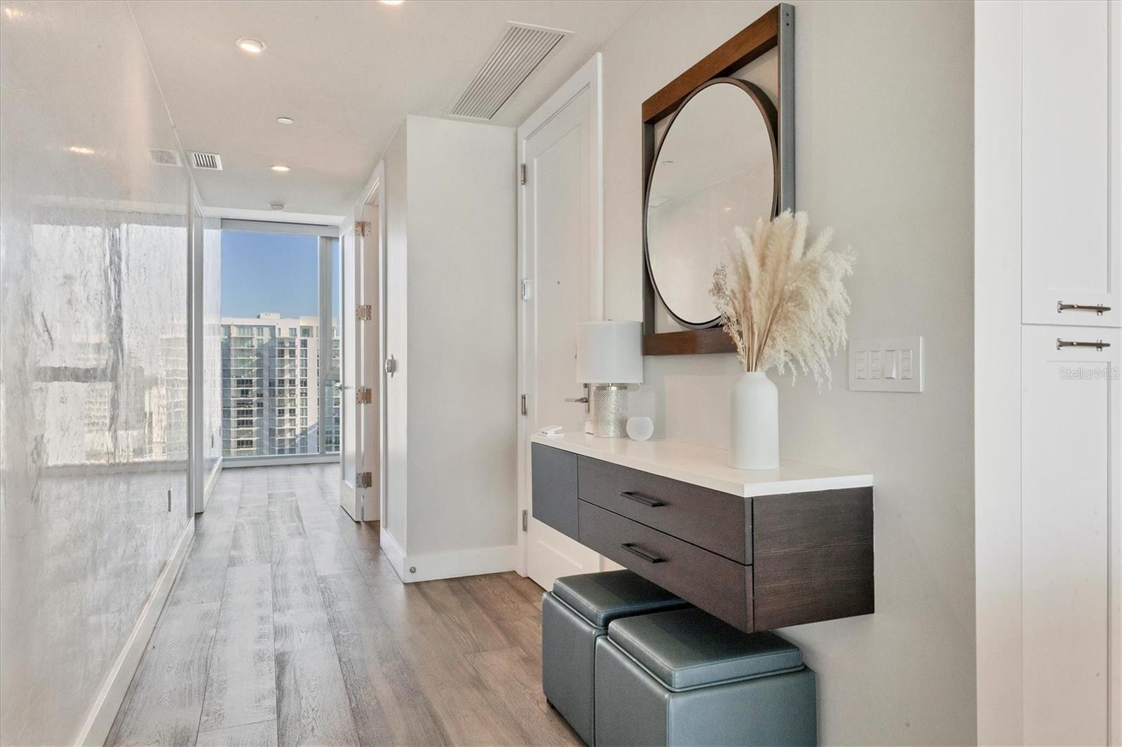 Listing photo id 34 for 1155 Gulfstream Avenue 1606