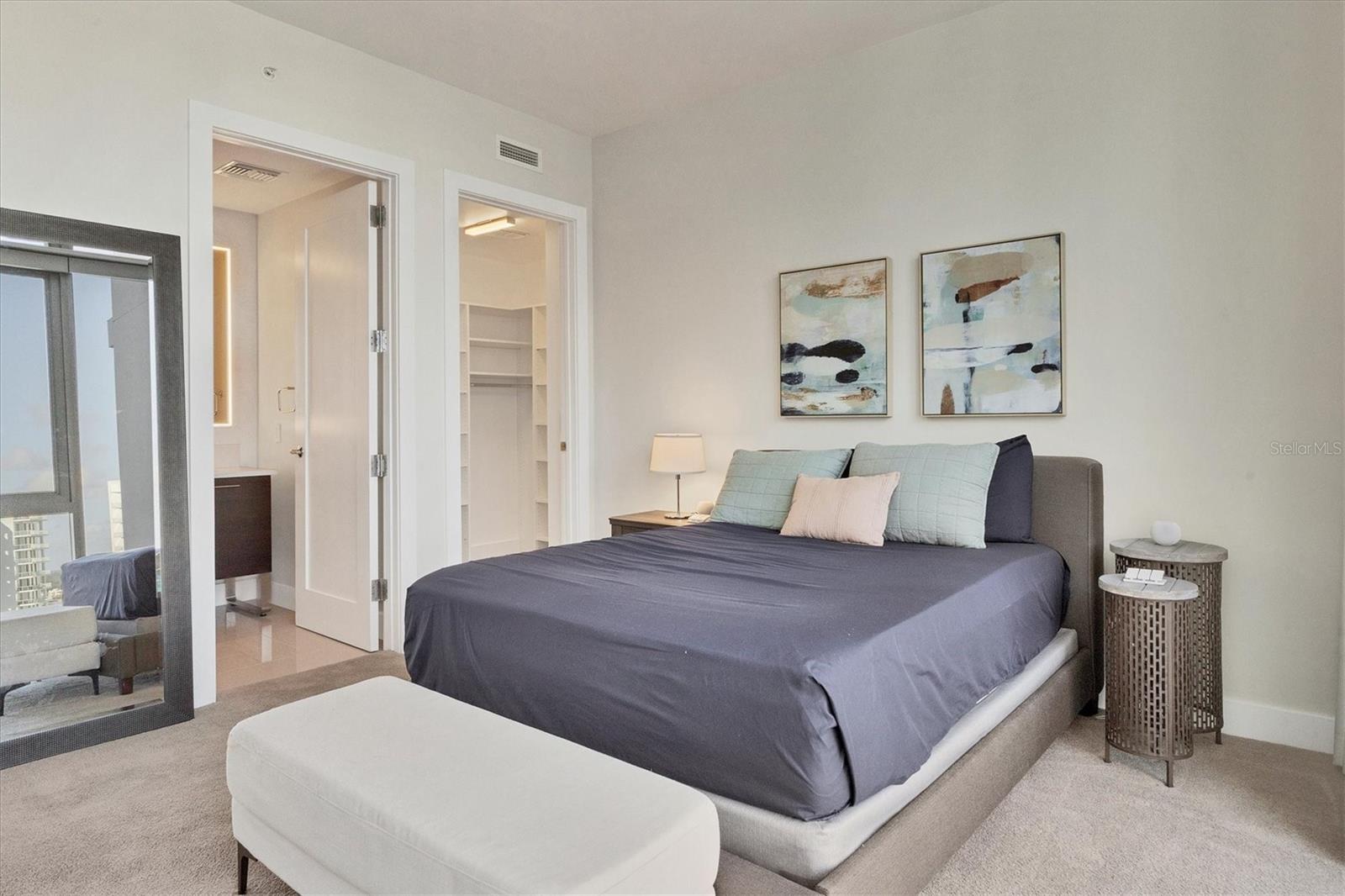 Listing photo id 36 for 1155 Gulfstream Avenue 1606