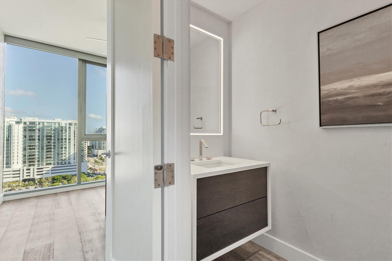 Listing photo id 44 for 1155 Gulfstream Avenue 1606