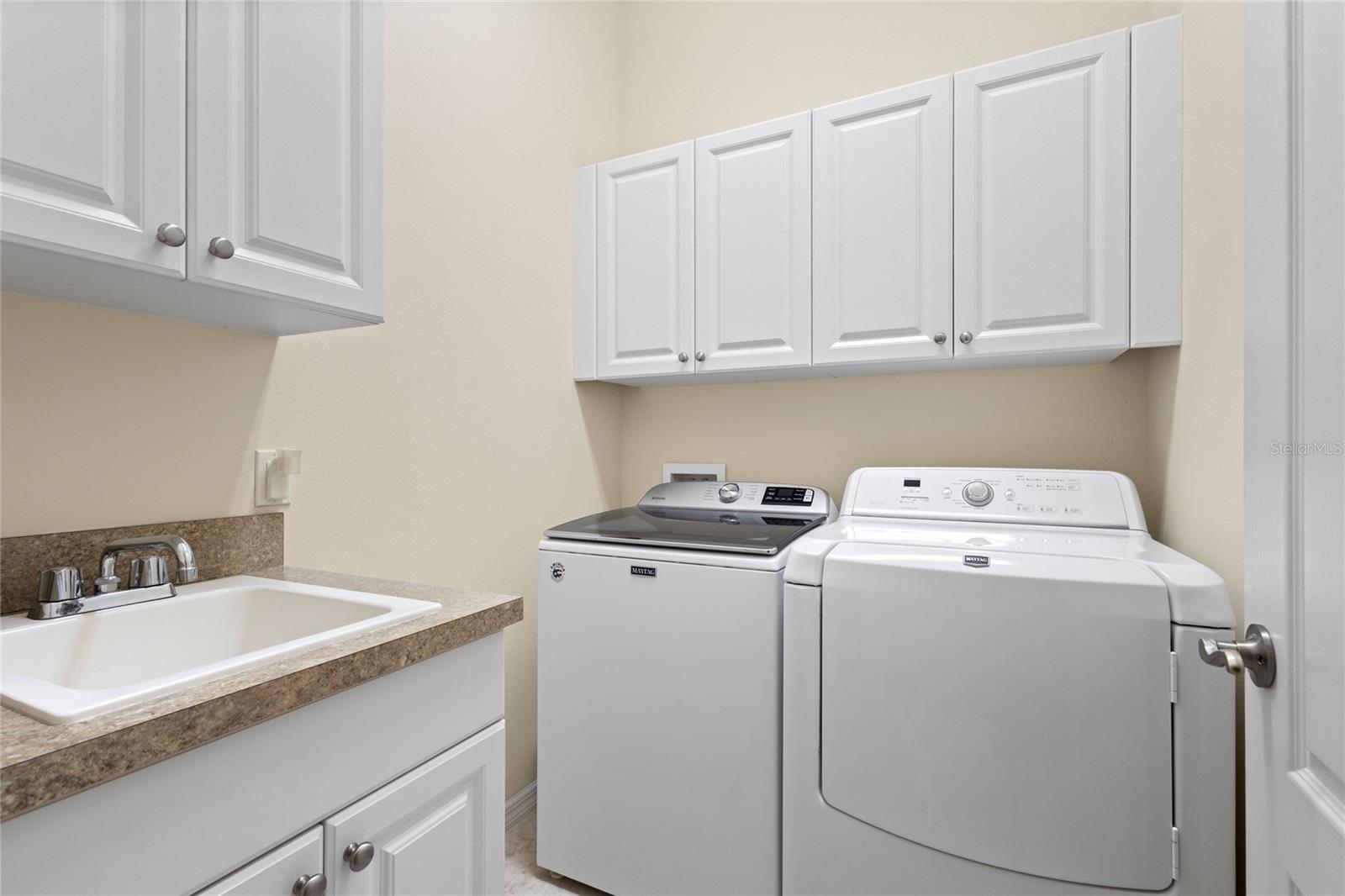Image 30 of 57 For 12121 Thornhill Court