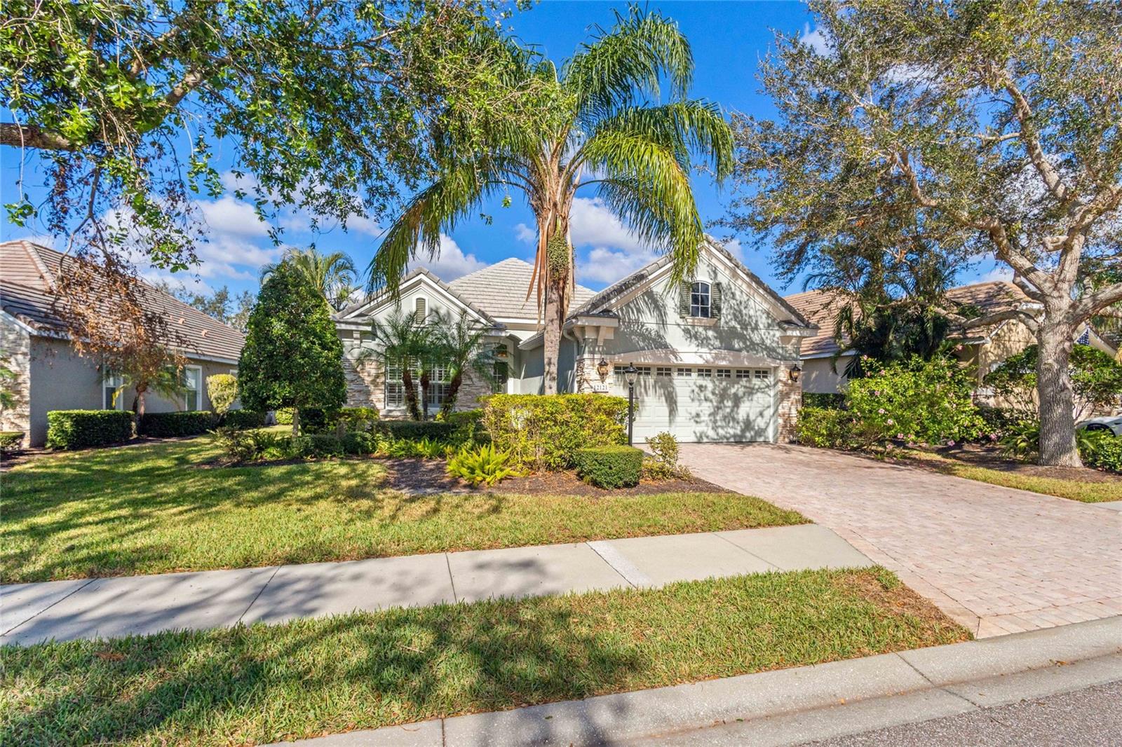 Image 4 of 57 For 12121 Thornhill Court