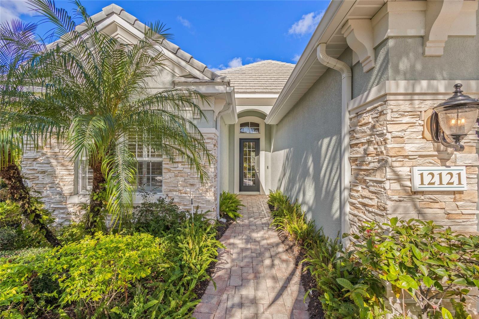 Image 5 of 57 For 12121 Thornhill Court