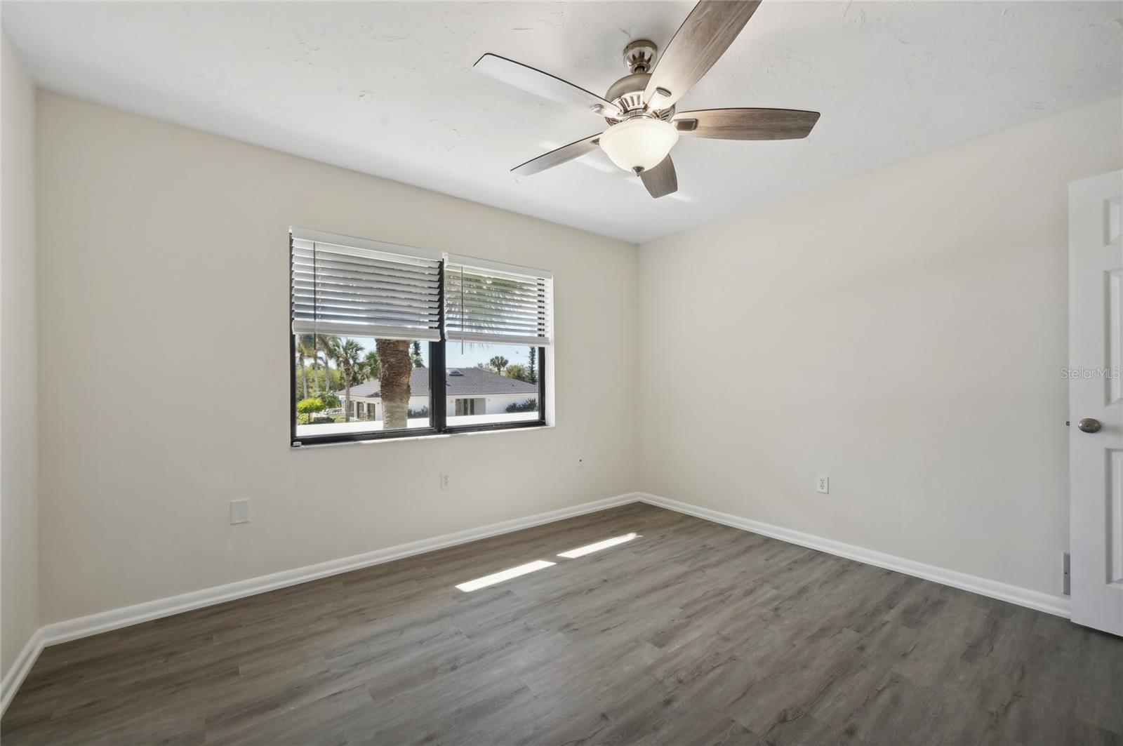 Image 22 of 53 For 1100 Capri Isles Boulevard 326