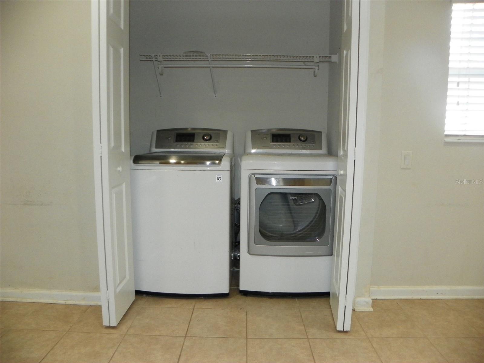 Image 10 of 39 For 2086 Kings Palace Drive 2086