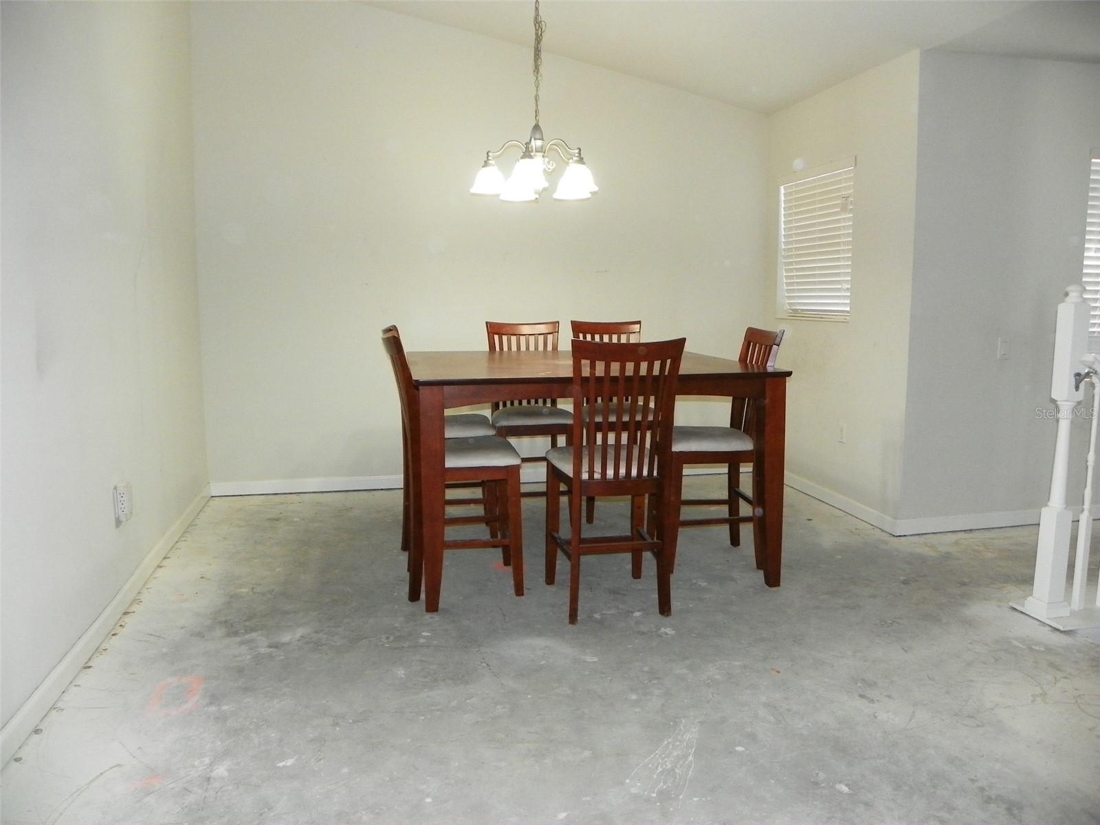 Image 11 of 39 For 2086 Kings Palace Drive 2086