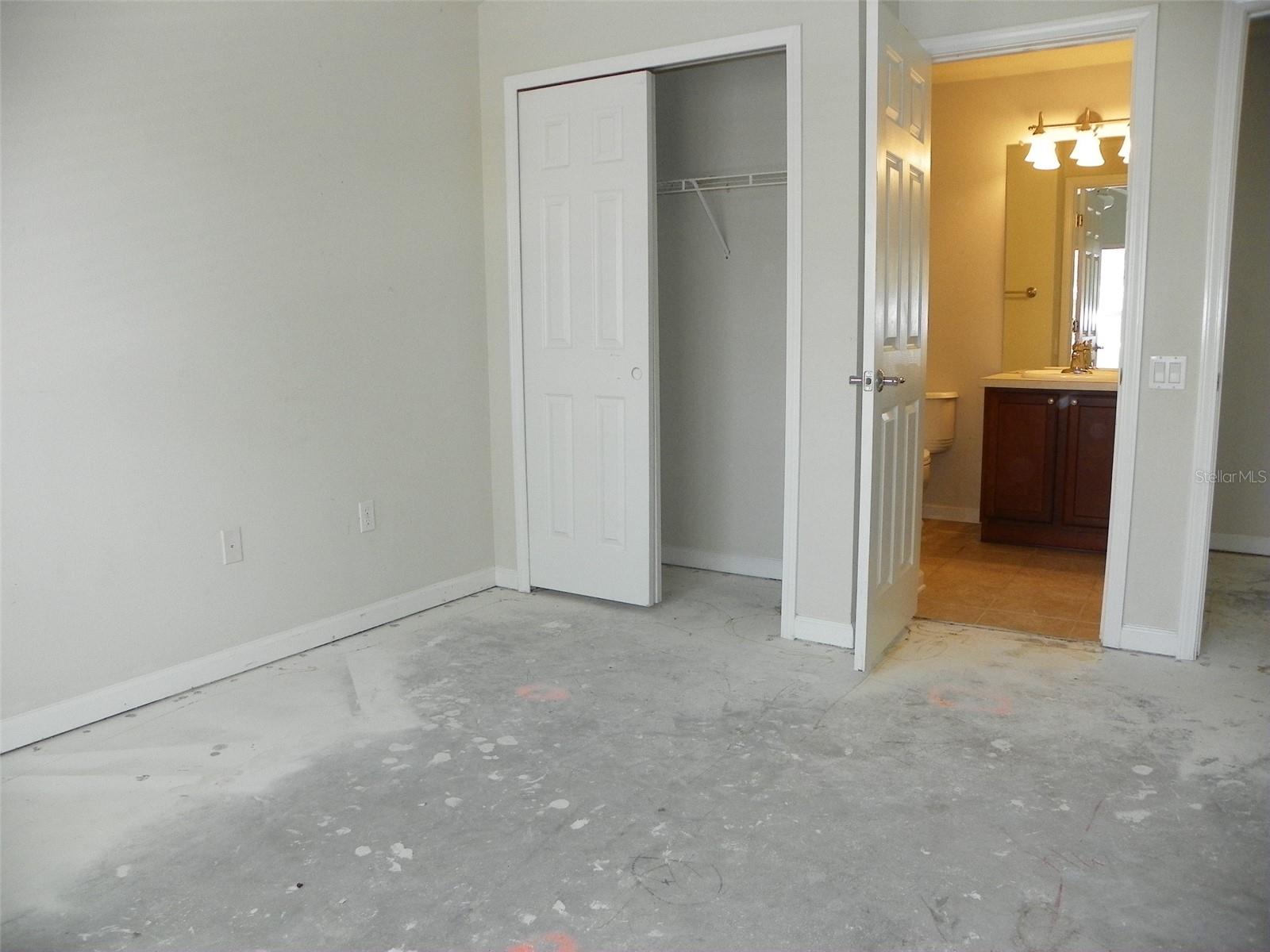 Image 17 of 39 For 2086 Kings Palace Drive 2086