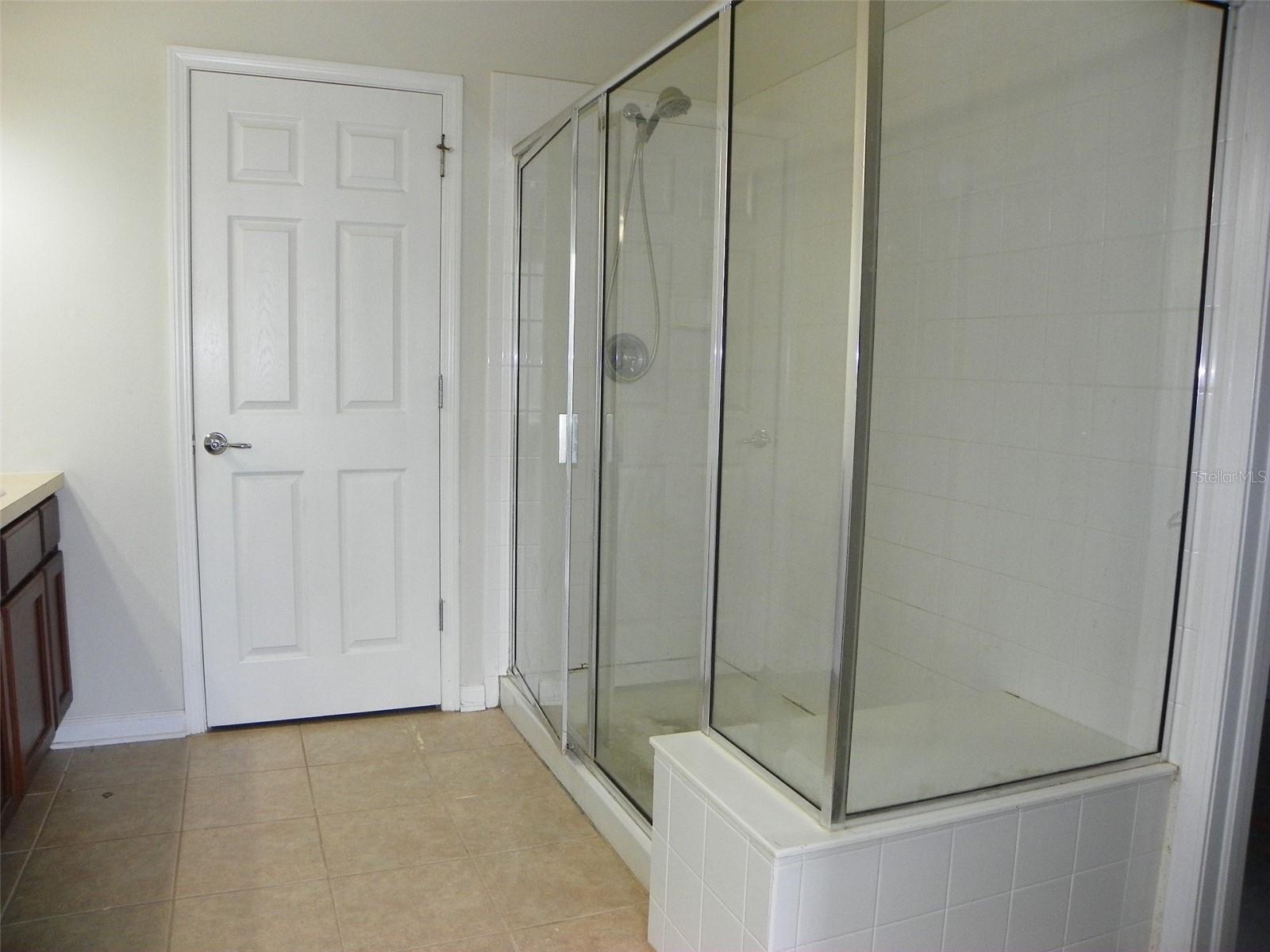 Image 26 of 39 For 2086 Kings Palace Drive 2086