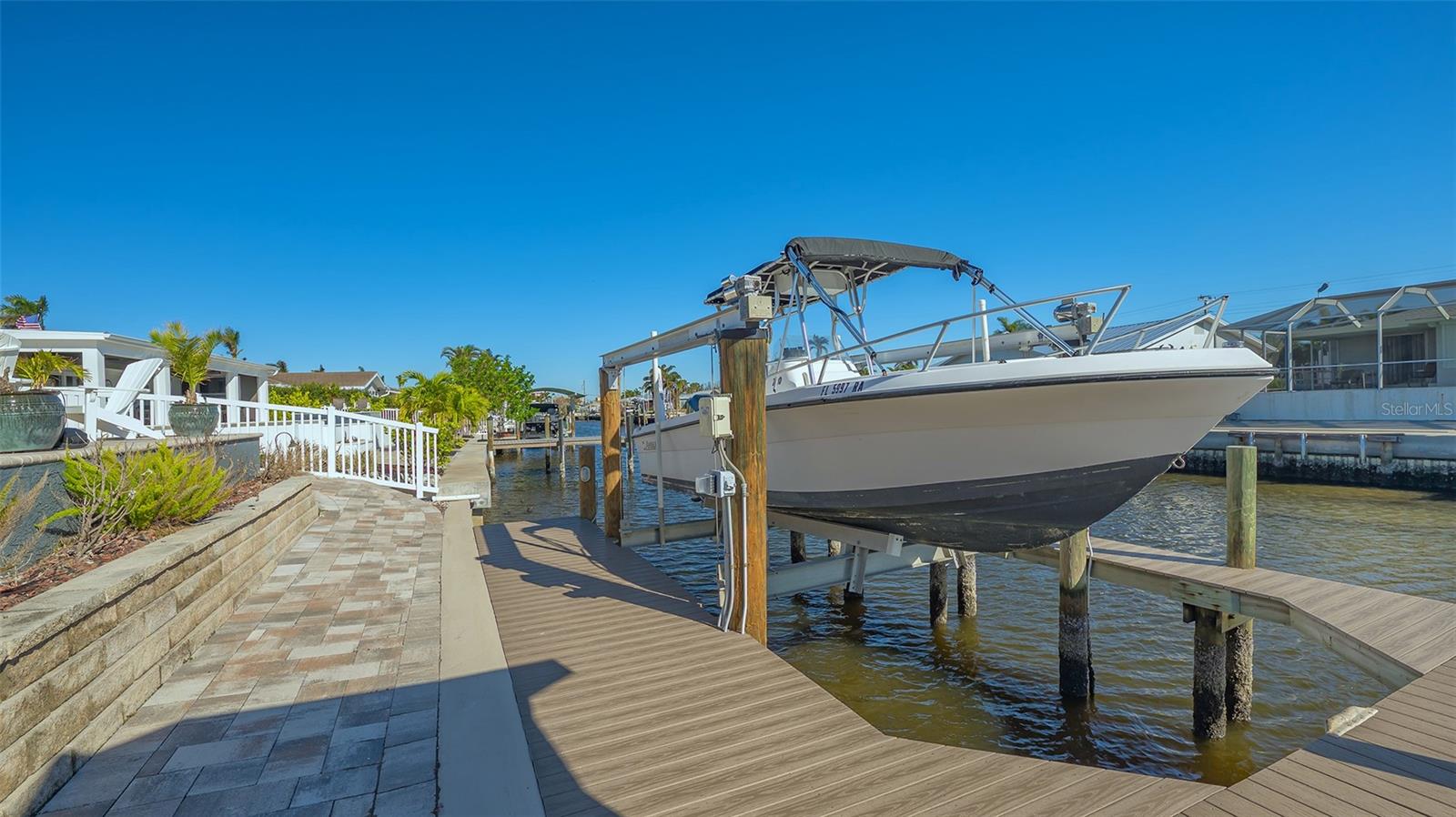 Listing photo id 59 for 4535 Bimini Drive