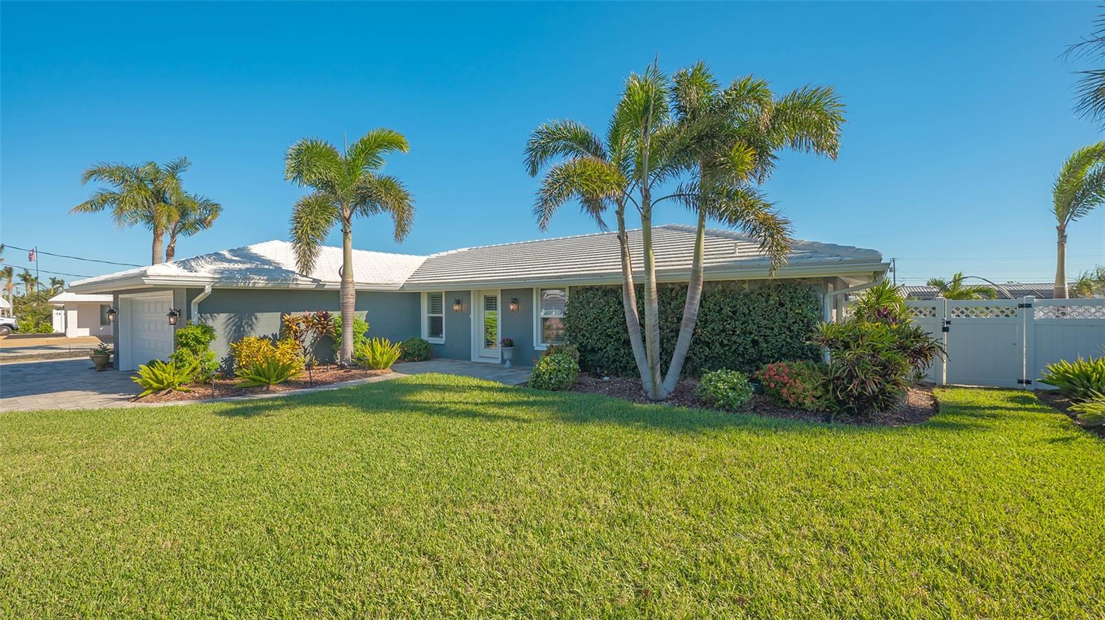 Listing photo id 72 for 4535 Bimini Drive