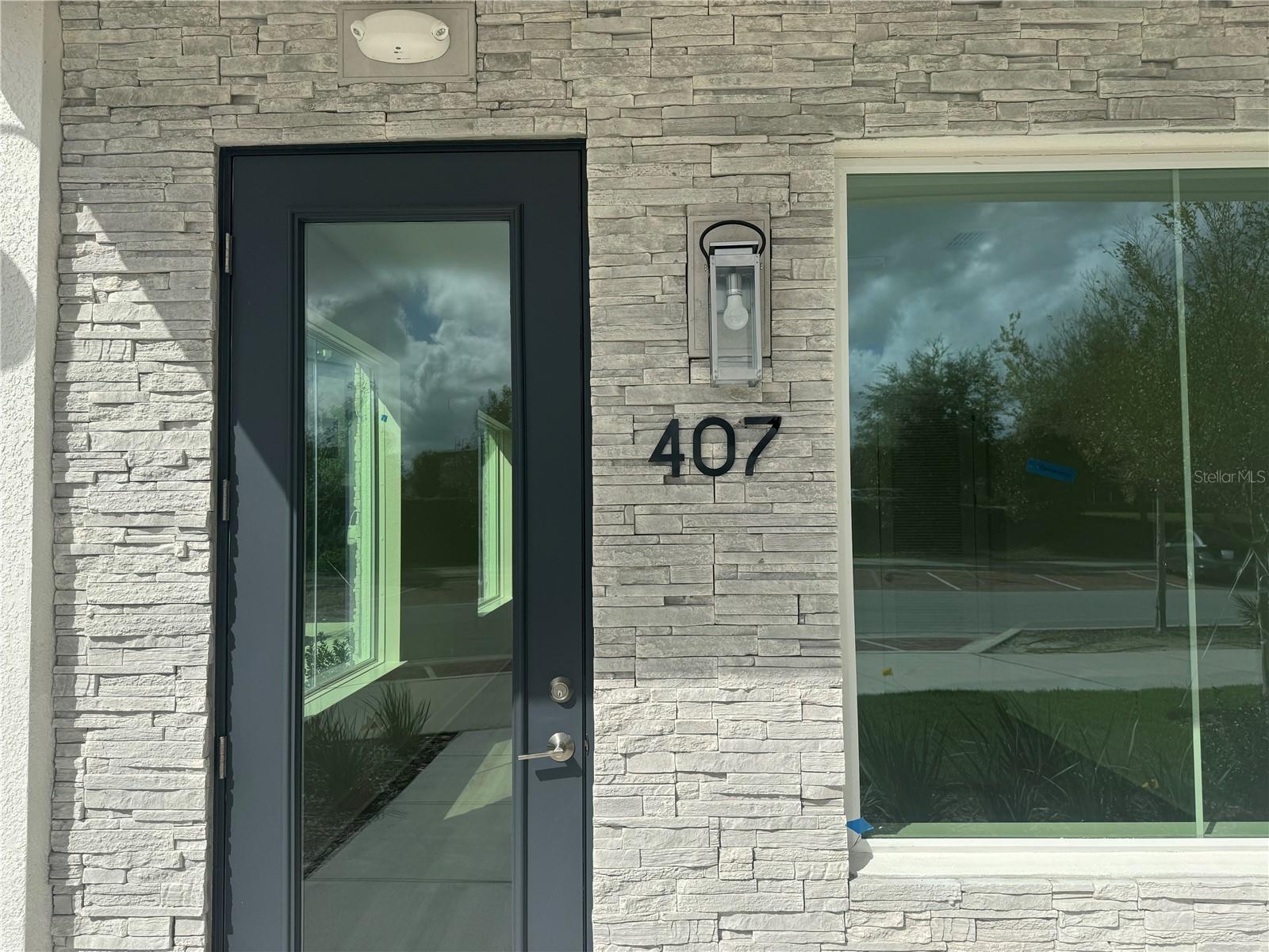 Image 6 of 10 For 407 Mike Roberto Way E-5 - Or
