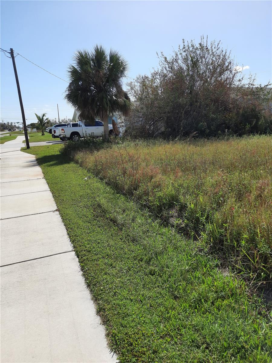 Image 4 of 6 For 6353 Sunnybrook Boulevard