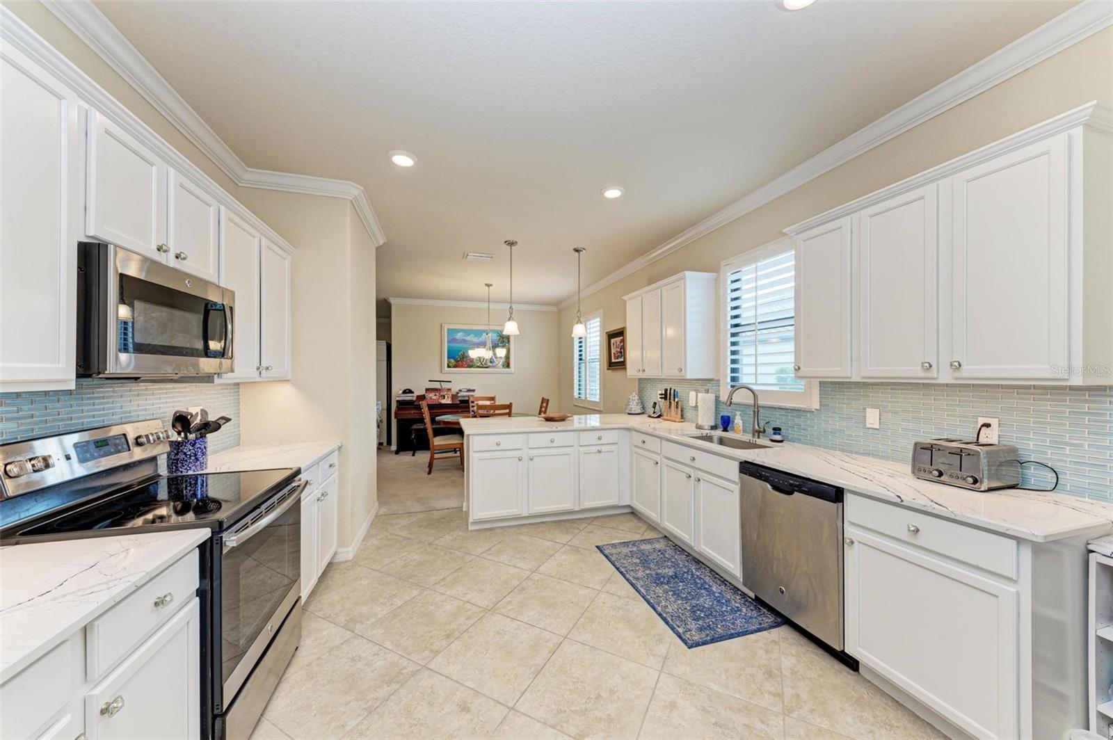 Image 17 of 77 For 6547 Willowshire Way