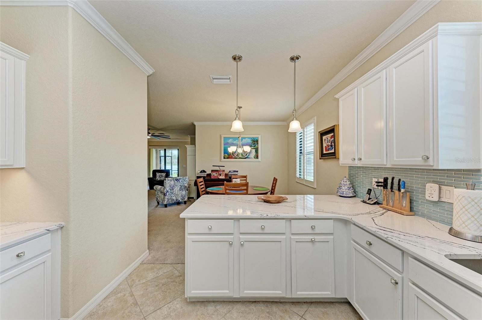 Image 18 of 77 For 6547 Willowshire Way