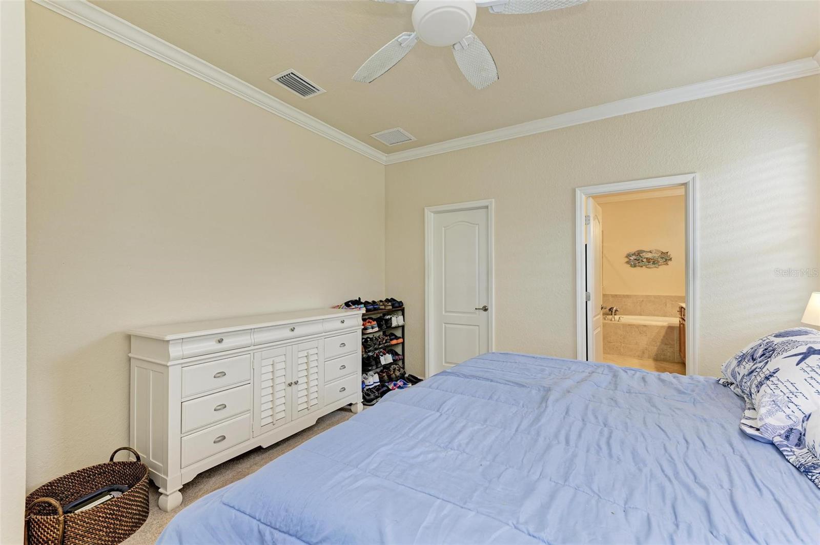Image 20 of 77 For 6547 Willowshire Way