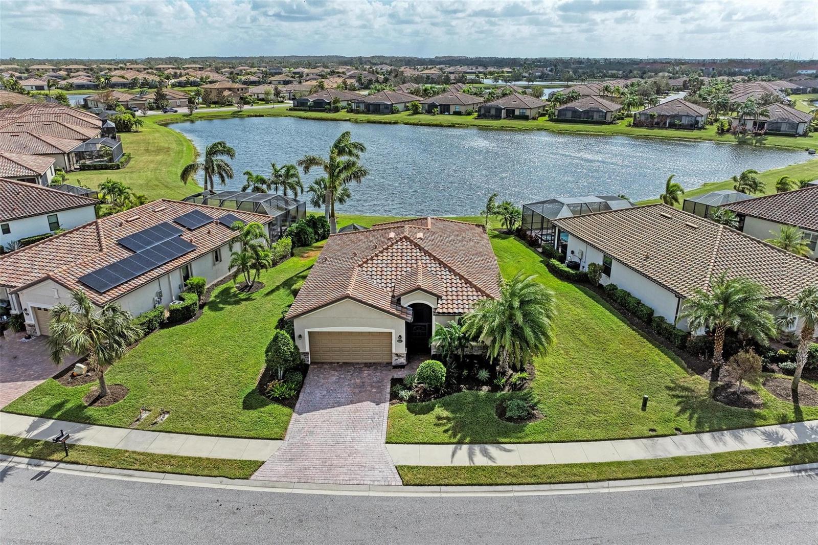 Image 39 of 77 For 6547 Willowshire Way