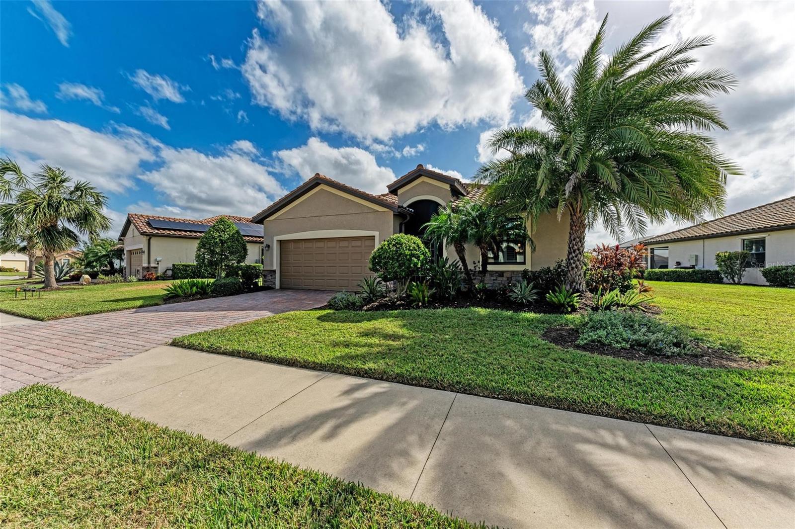 Image 4 of 77 For 6547 Willowshire Way