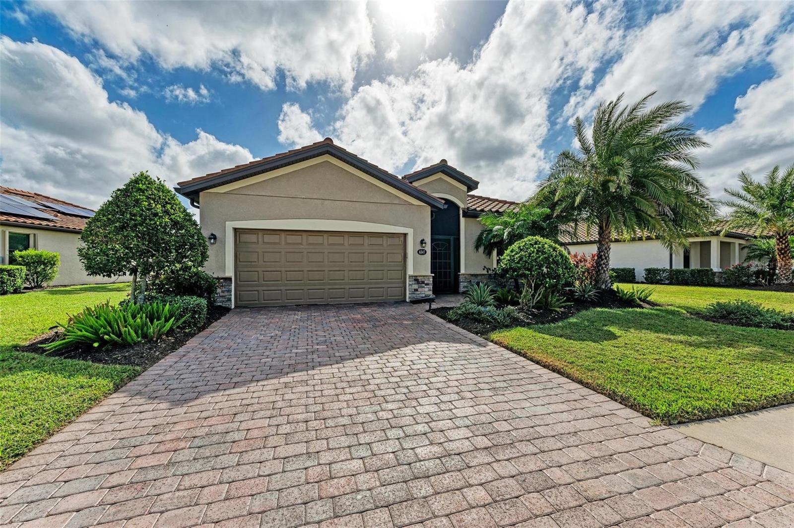 Image 6 of 77 For 6547 Willowshire Way