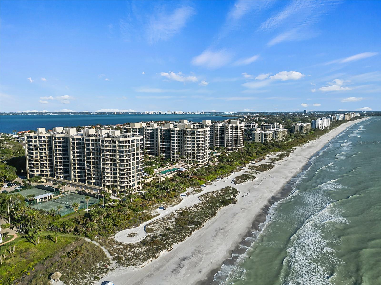 Image 67 of 77 For 1241 Gulf Of Mexico Drive 708