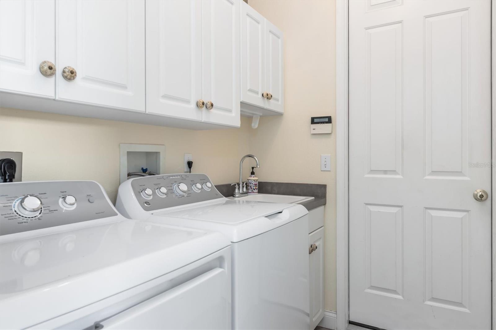 Image 39 of 60 For 4561 Murcia Boulevard 13