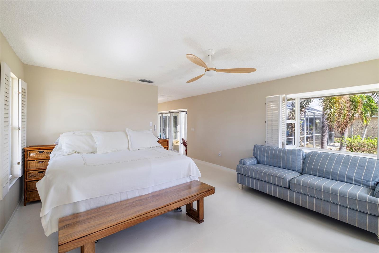 Image 32 of 59 For 2807 Coral Way