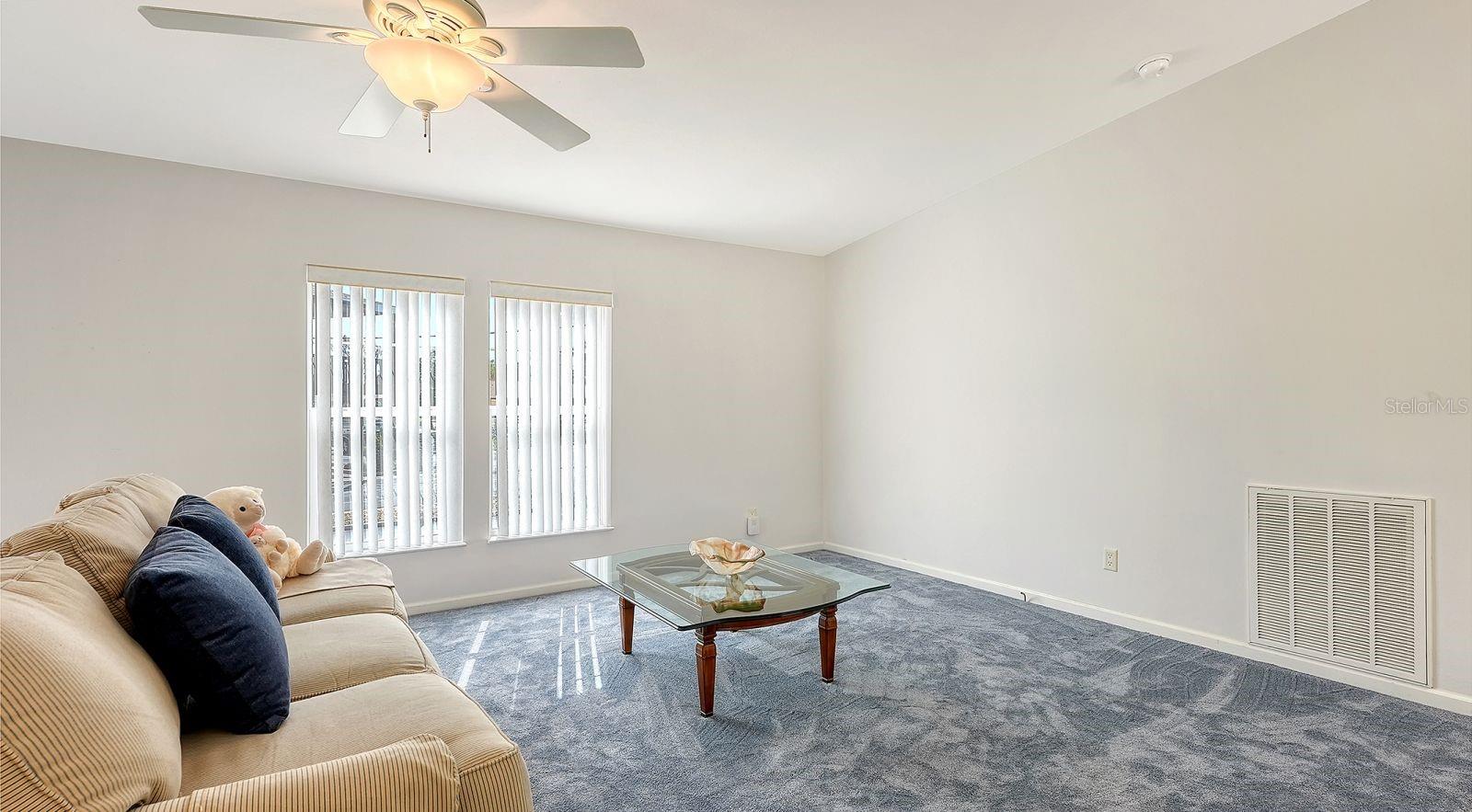Image 11 of 58 For 5 Southwinds Drive