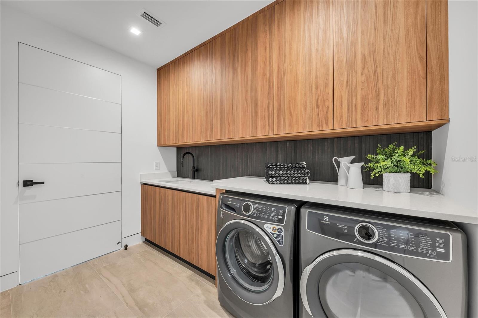 Image 31 of 68 For 2038 Datura Street