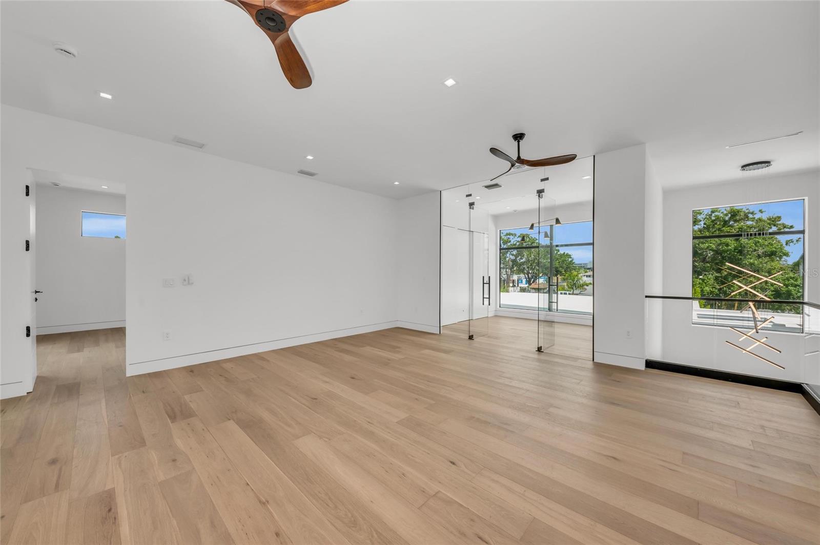Image 33 of 68 For 2038 Datura Street