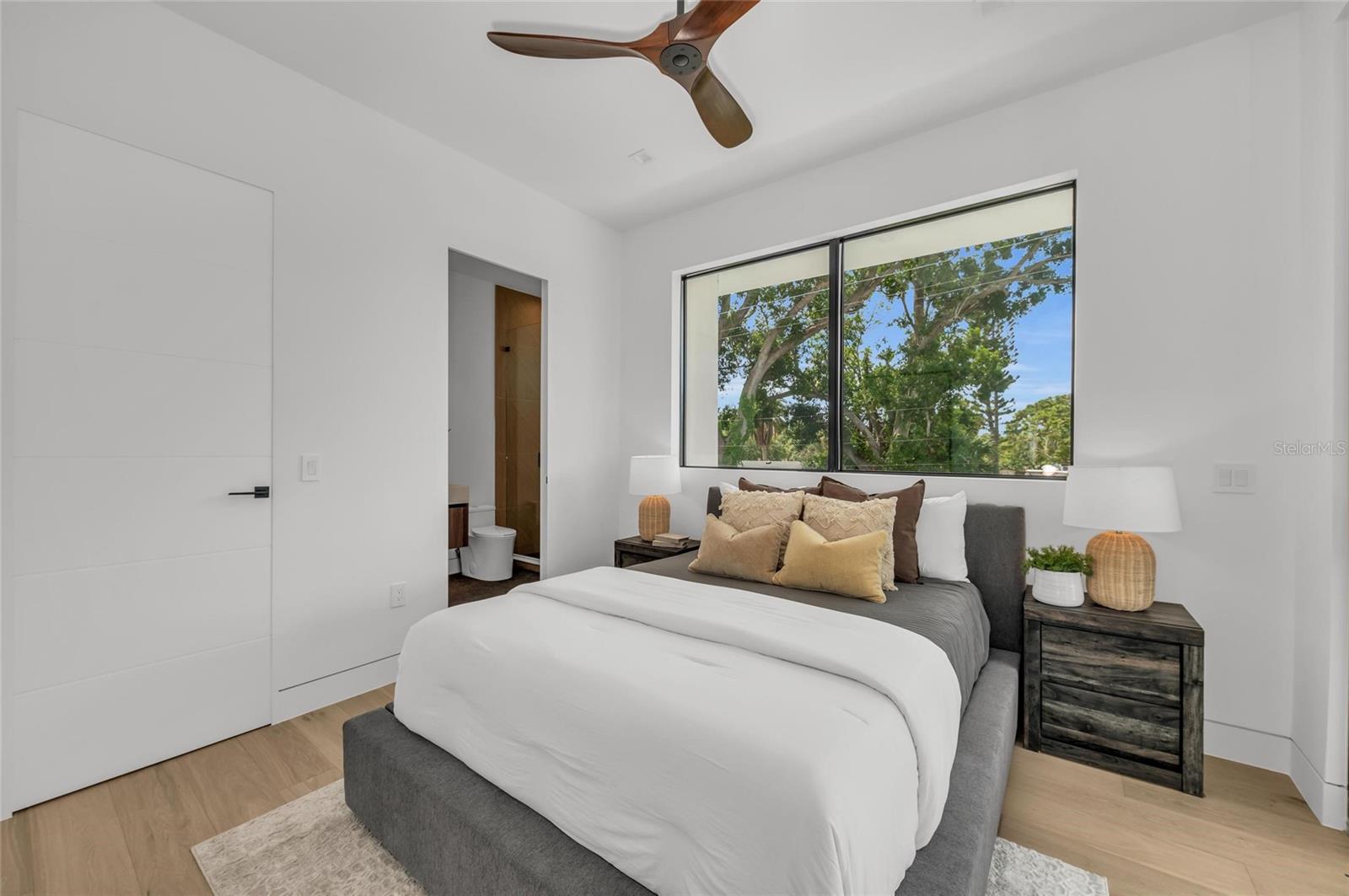 Image 41 of 68 For 2038 Datura Street