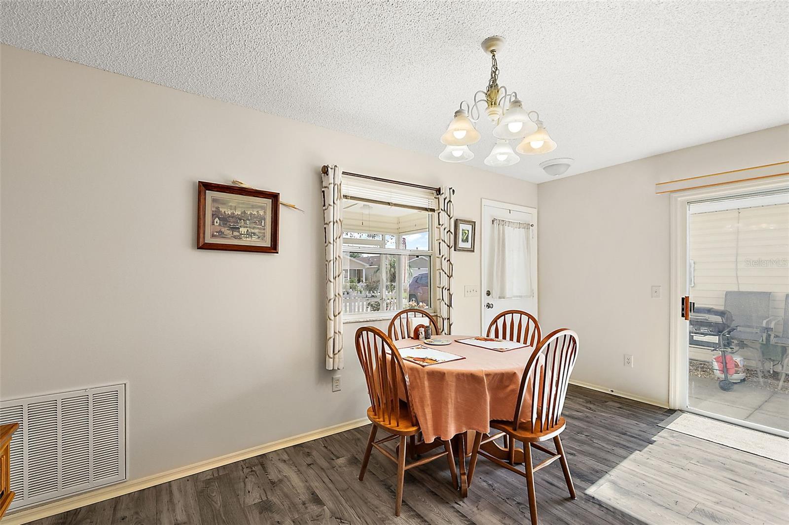 Image 13 of 26 For 16938 94th Sunnybrook Circle