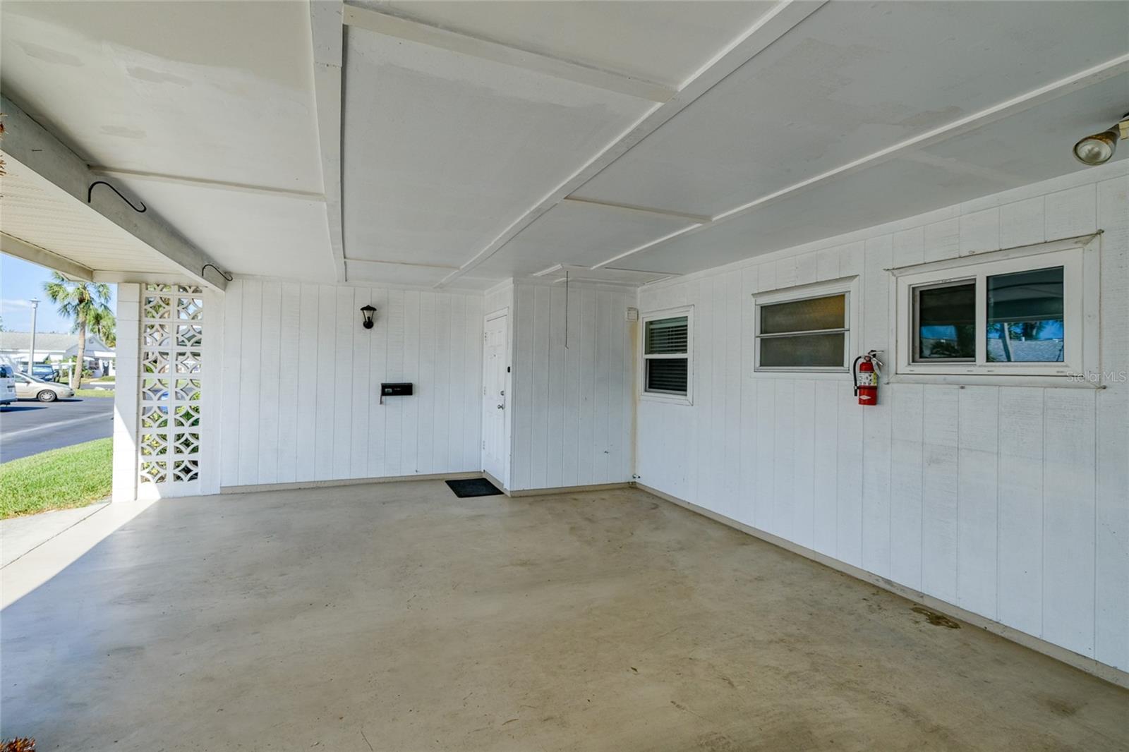 Image 4 of 33 For 6079 Coral Way