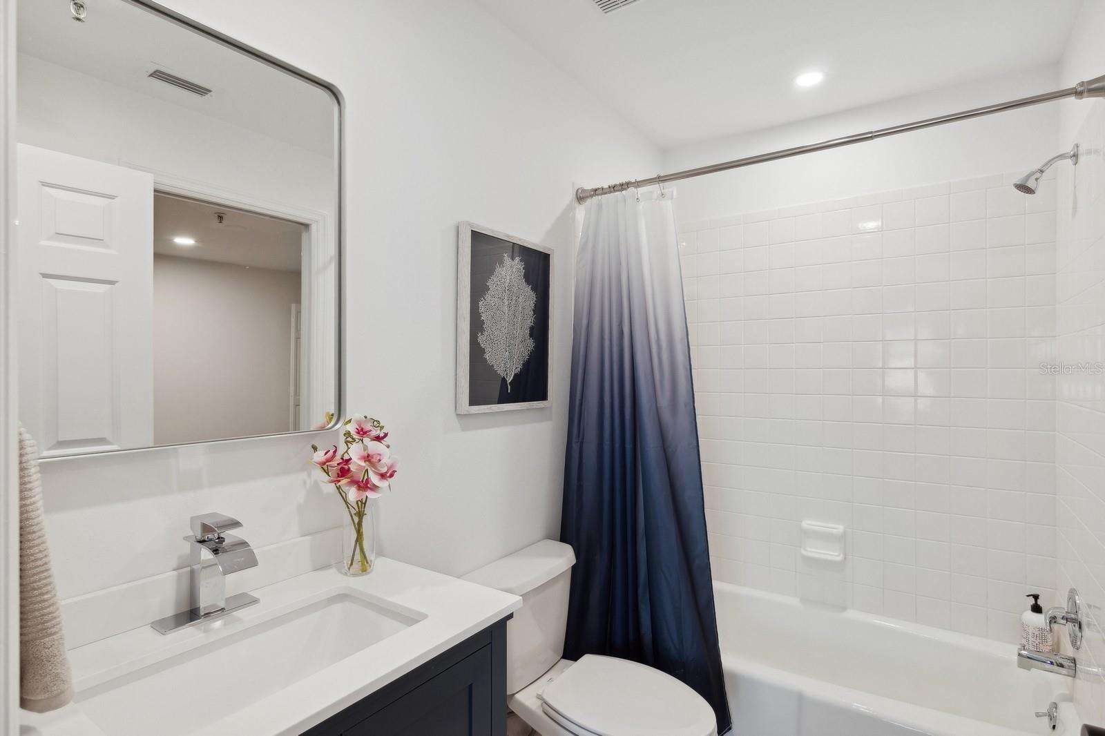 Listing photo id 23 for 2155 Harbourside Drive 804