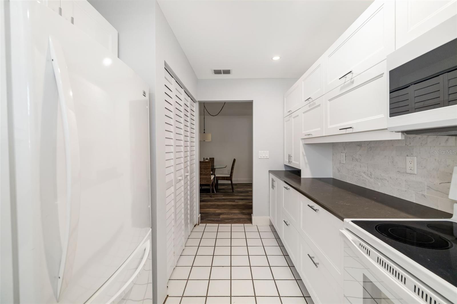Image 10 of 44 For 2812 Heritage Lane 2812