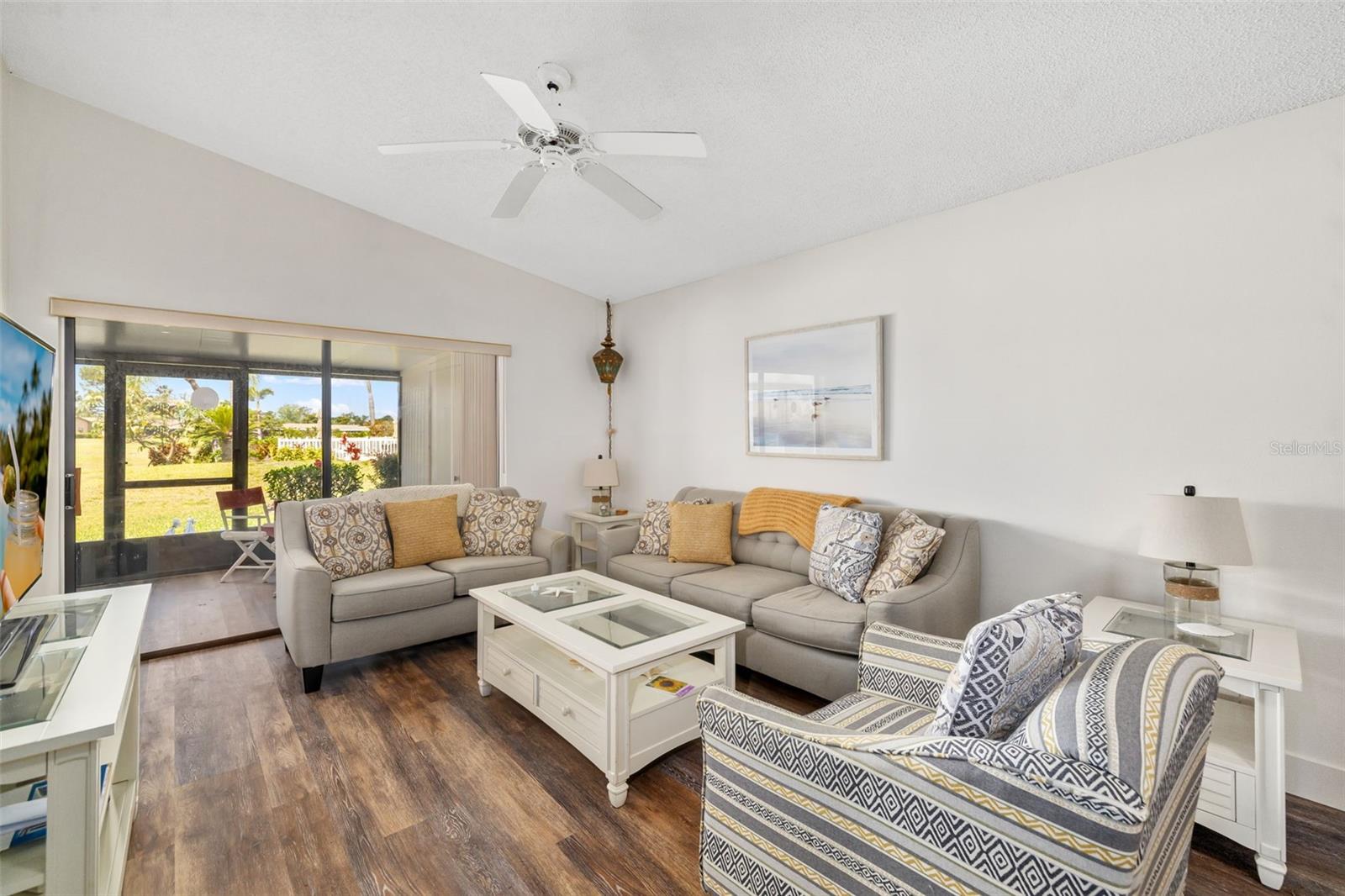 Image 3 of 44 For 2812 Heritage Lane 2812