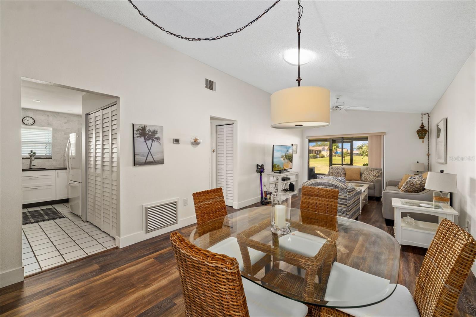 Image 6 of 44 For 2812 Heritage Lane 2812