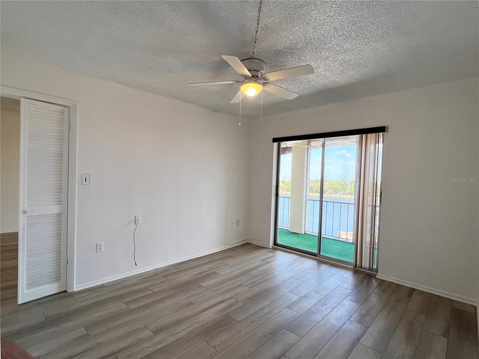 Image 11 of 23 For 3993 Lake Bayshore Drive F513