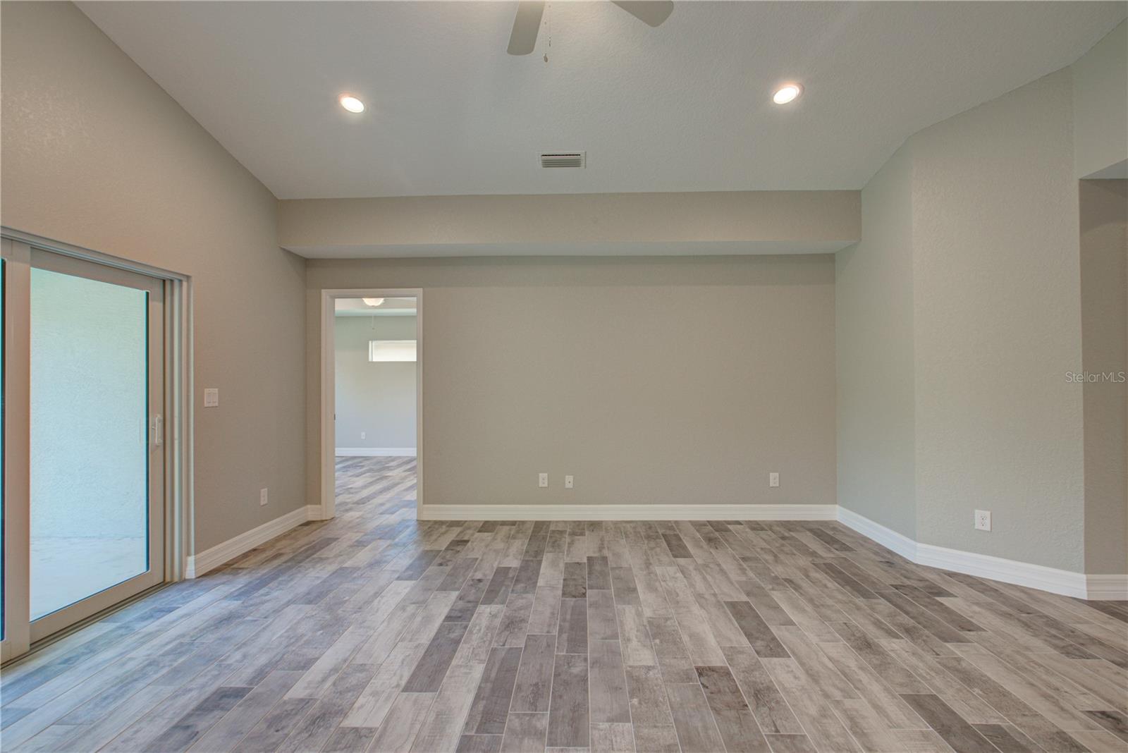 Image 15 of 19 For 160 Apollo Drive