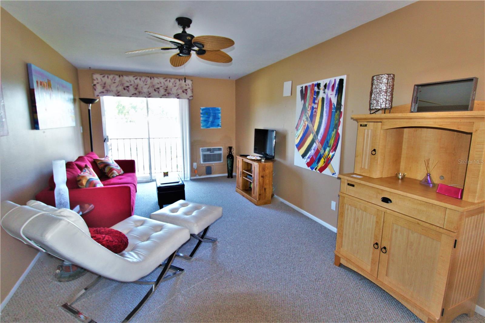 Listing photo id 4 for 3101 Bee Ridge Road 209