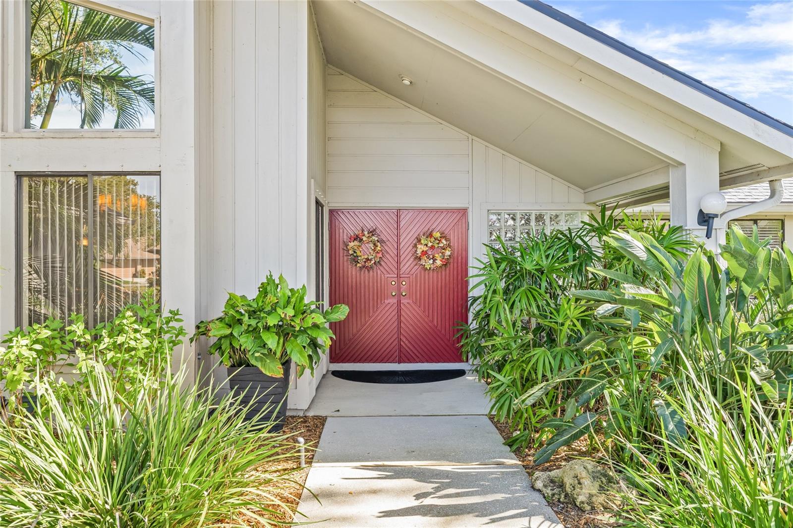 Image 11 of 66 For 8142 Misty Oaks Boulevard