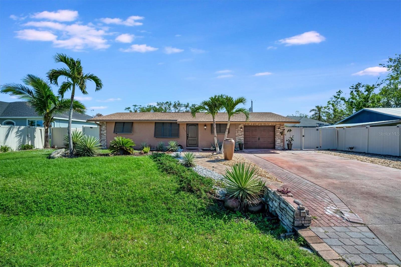 Details for 715 Clematis Road, VENICE, FL 34293