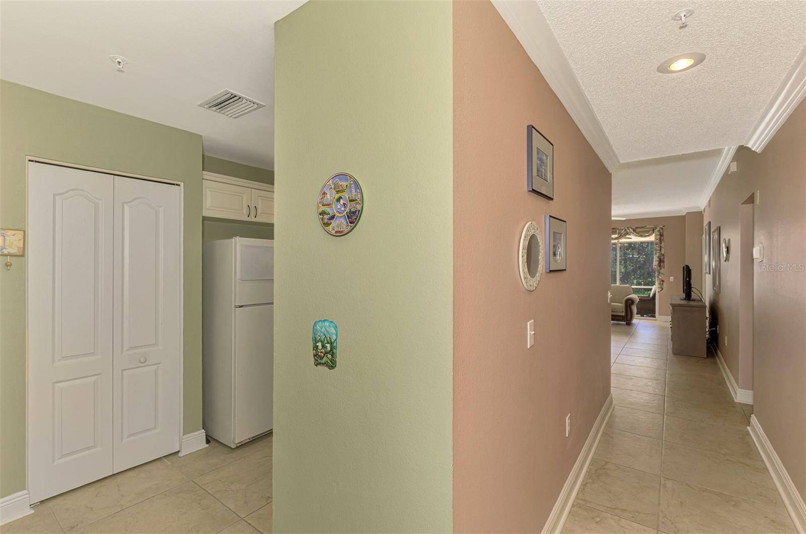 Image 8 of 88 For 4655 Tower Hill Lane 2412