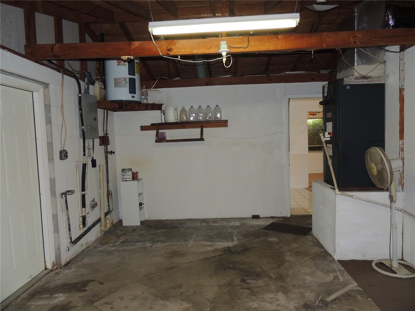 Listing photo id 8 for 3245 Roxbury Drive