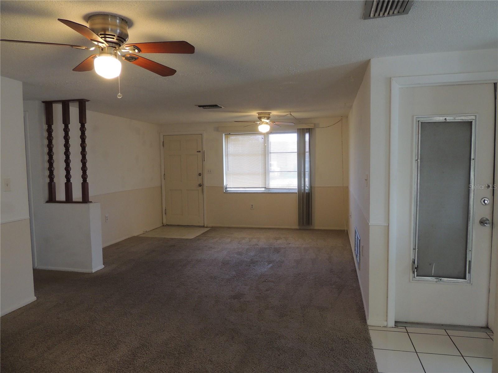 Listing photo id 0 for 3245 Roxbury Drive