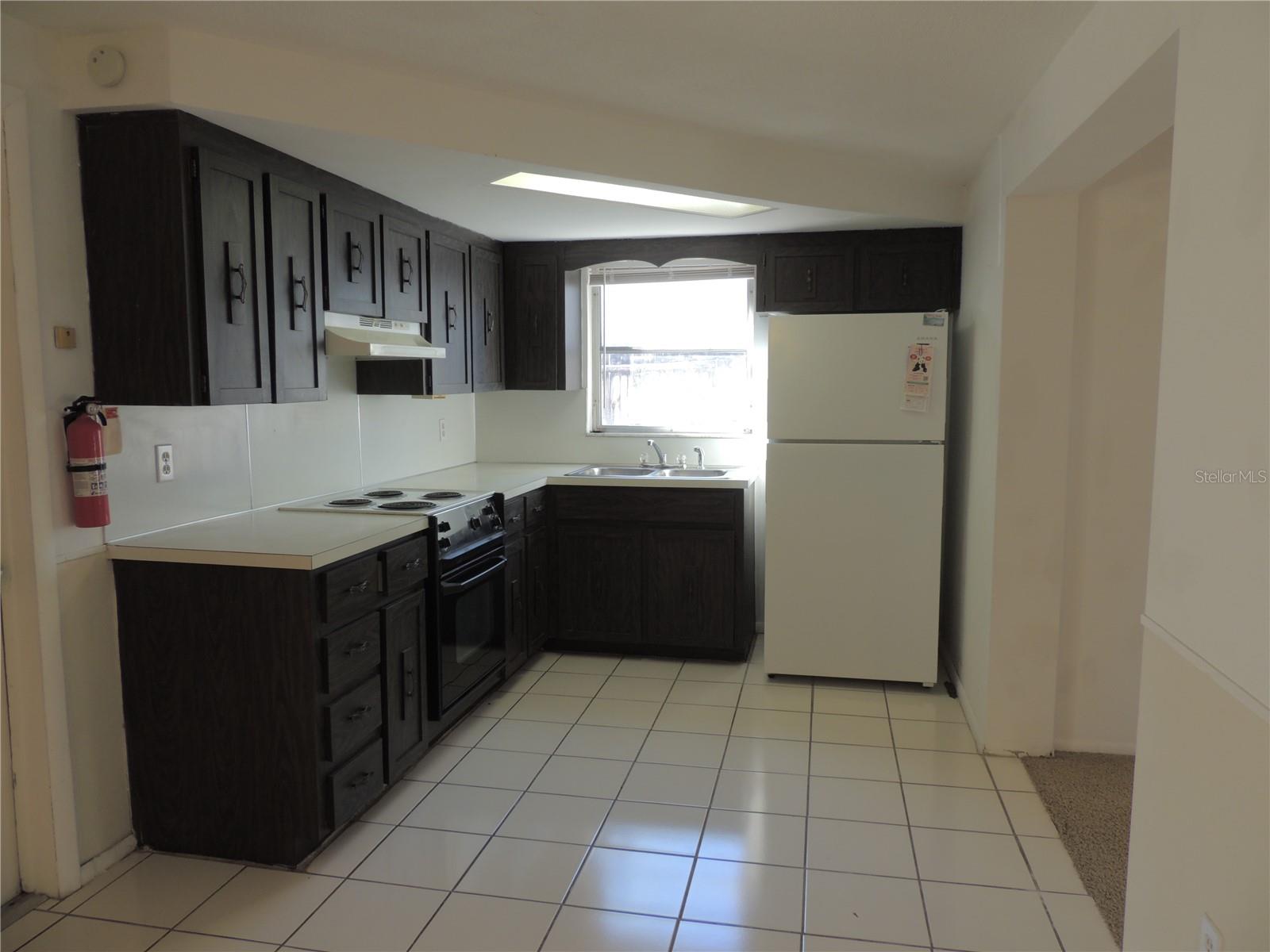 Listing photo id 1 for 3245 Roxbury Drive
